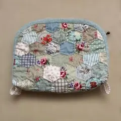 ハンドメイド⭐︎花柄パッチワーク六角形ポーチ ブルー系