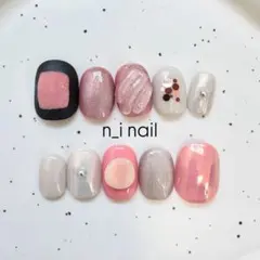 830【ベリーショート】ネイルチップ もこもこ　ピンク×ブラック　マグネット
