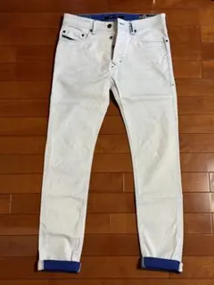 Item thumbnail for item 4216228f-0147-493c-80bd-26a9c594e552