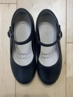 【値下げしました✳︎】ブラック ストラップ付き フォーマルシューズ
