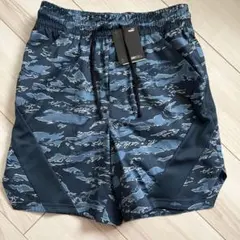 新品　プーマ　トレーニング　ウーブン　パンツ　メンズS サイズ　迷彩