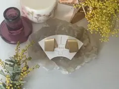 【インポートセレクト】ゴールドオビ（帯）ピアス