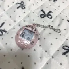 たまごっち シャカシャカアクリルチャームてんしっちのたまごっち　パールピンク