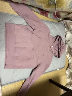 アディダス　美品ピンクフード付きパーカー