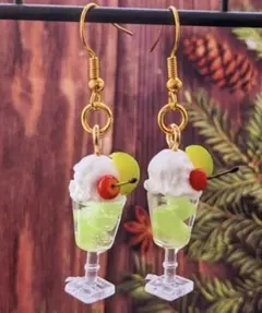メロンクリームソーダのピアス