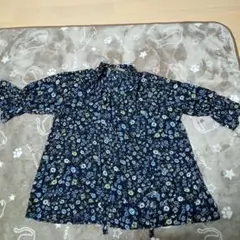 ユニクロコラボPAUL＆JOEブランドリボン付きブラウス。