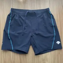 DESCENTE ネイビー ショートパンツ