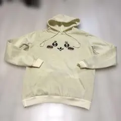 今日だけ価格。クリームイエロー裏起毛フード付ちいかわのフェイスが可愛いトレーナー