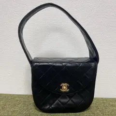 Chanel ブラックレザー ショルダーバッグ　リペア品のサムネイル