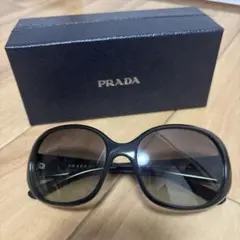 PRADA ブラック サングラス　spr14g GACKTさん着用同型　美品 美品 PRADA SPR14G GACKT着用 同型同色 ブラック プラダ｜Yahoo!フリマ