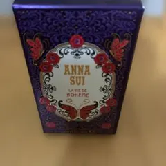 ANNA SUI LA VIE DE BOHÈME 香水のサムネイル