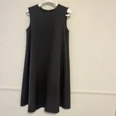 UNIQLO ノースリーブ　ワンピース　グレーのサムネイル