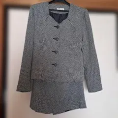 レディーススーツ