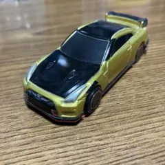 Nissan GT-R ミニカー ゴールド/ブラック