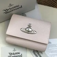 【可憐♡ショッパー付】新品 Vivienne Westwood 二折財布 可憐♡ショッパー付】新品 Vivienne Westwood 二折財布 - メルカリ