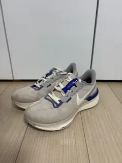 Nike ストラクチャー25