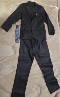 黒ストライプスーツセット160センチ（シャツ・ベスト付き）