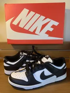 NIKE Dunk Low Pandaのサムネイル