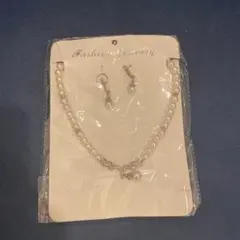 ネックレスとイヤリングセット