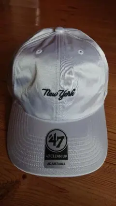 47Brand製 ニューヨーク ヤンキース 光沢あり キャップ
