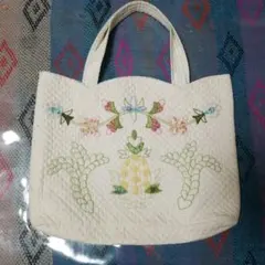 ハワイアン キルト 手縫い キルティング 刺繍デザインのホワイトバッグ
