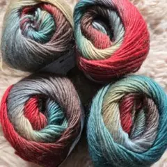 ウール100%　毛糸4玉　グラデーション　200g