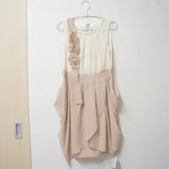 *新品* フラワーベルト付きラッフル配色ワンピース