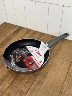 新品 T-fal グレーオーク インテンス フライパン 28cm ガス火専用のサムネイル