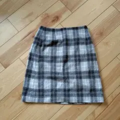 Couture Brooch チェック柄タイトスカート