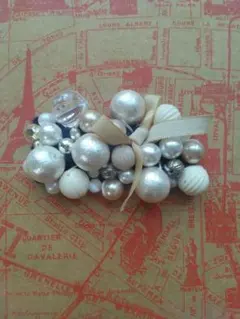 盛りだくさんのパールブローチ