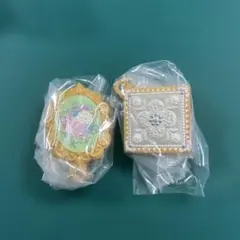 装飾的ミラーとボックスのカプセルトイ　アイシングクッキー　ミニチュアチャーム