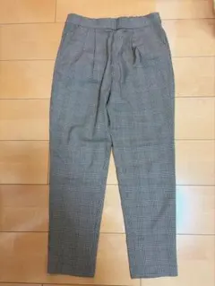 GU チェック柄 カジュアルパンツ Sサイズ　テーパードパンツ　ブラウン
