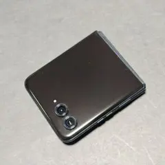 ジャンク品 motorola razr 50 512GB SIMフリー - メルカリ