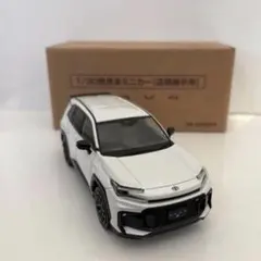 トヨタ RAV4 GRスポーツ プラチナホワイトパール カラーサンプル