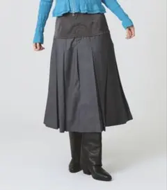 BEAMSグレー プリーツロングスカート