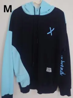 フード付きパーカー M 黒 水色