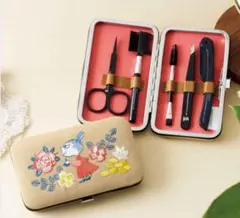 ❤️ MOOMIN リトルミイの刺しゅう入り きれいに整う 眉毛グルーミングセット