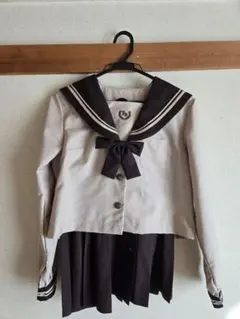 制服上下 コスブレ ベージュとダークブラウン