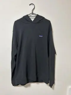 ひ*ー様 patagonia ブラック パーカー L