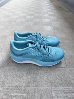 adidas ランニングシューズ 青　27.5cm