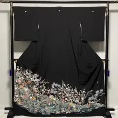 D598 黒留袖　友禅　花模様　鳥　落款　正絹　着物　袷　極美品