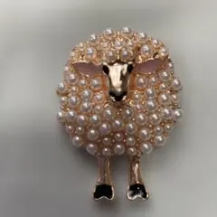 羊のブローチ　アクセサリー　小物