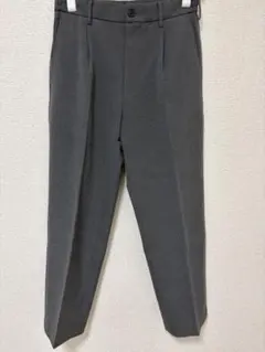 UNIQLO タックワイドパンツ グレー Sサイズ