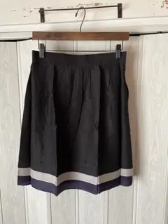 ◆UNTITLED/アンタイトル/黒のタック入りスカート/未着品◆i