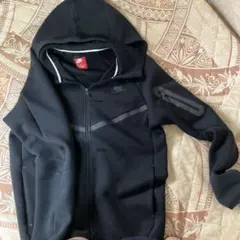 Nike テックフリース　ブラック　赤タグ