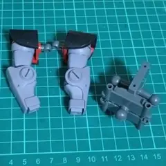 不明品 MG 1 /100 ドム　両腕、腰ジャンク
