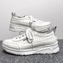 美品✨️bussola ブソラ パンチングレザースニーカー 白 24cm相当のサムネイル