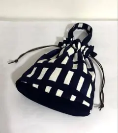 ハンドメイド　ミナペルホネン　巾着バッグ　楕円底　両面sora check