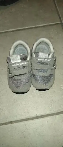 new balance グレー スニーカー マジックテープ