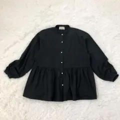 ユナイテッドアローズ 日本製　長袖ブラウス　ペプラムシャツ パールボタン　黒Sのサムネイル